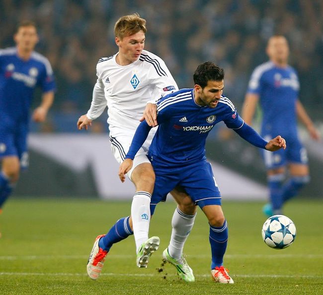 阿贾克斯继续赛季不败，稳坐联赛领先位置(阿贾克斯继续赛季不败,稳坐联赛领先位置是什么)