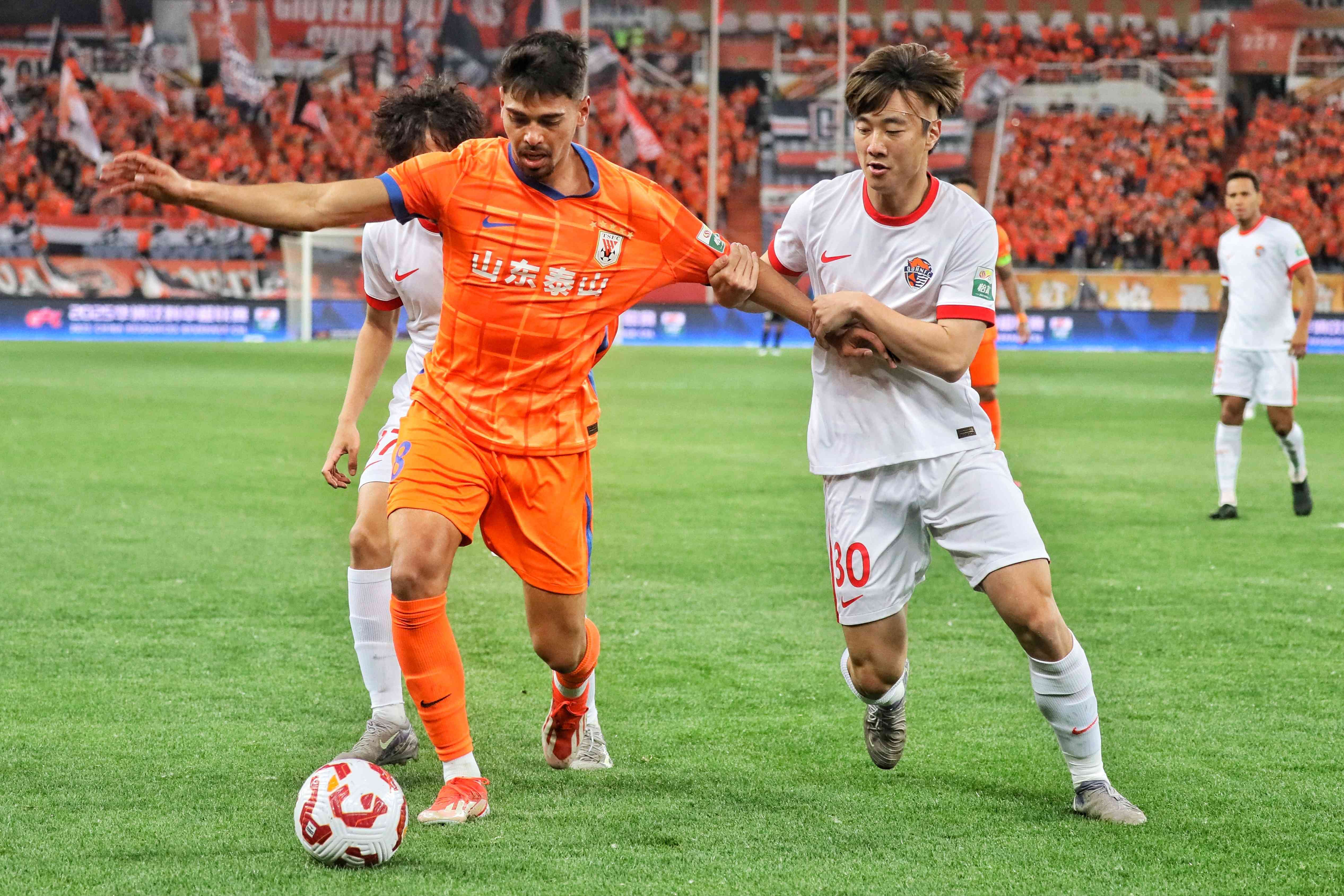 山东泰山客场战胜沈阳斯科特，保持不败纪录的简单介绍