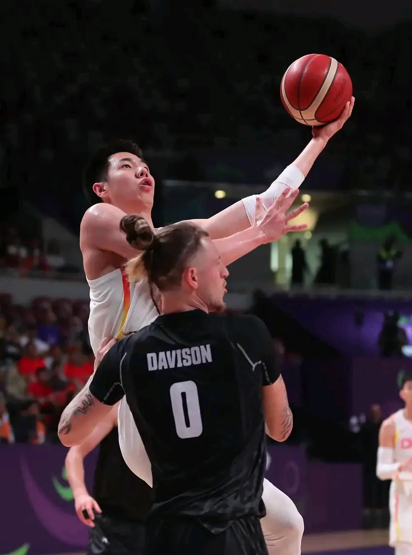 包含新秀球员异军突起,助力球队冲击冠军殊荣的词条 包含新秀球员异军突起,助力球队冲击冠军殊荣的词条