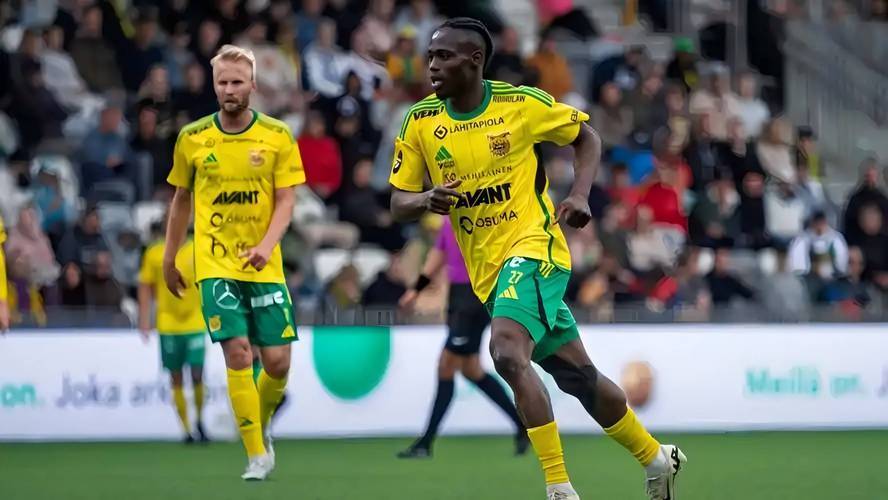 乐动体育-里昂主场战胜对手,取得关键胜利的球员